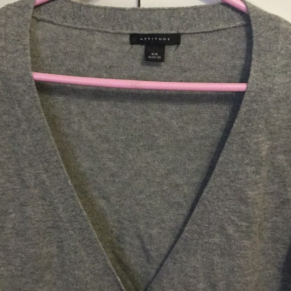 Cardigan sweater 4 for $20❤️ - Picture 3 of 3